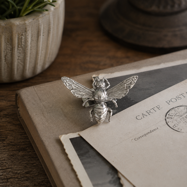 Antique Silver Bumble Bee Decorative Clip